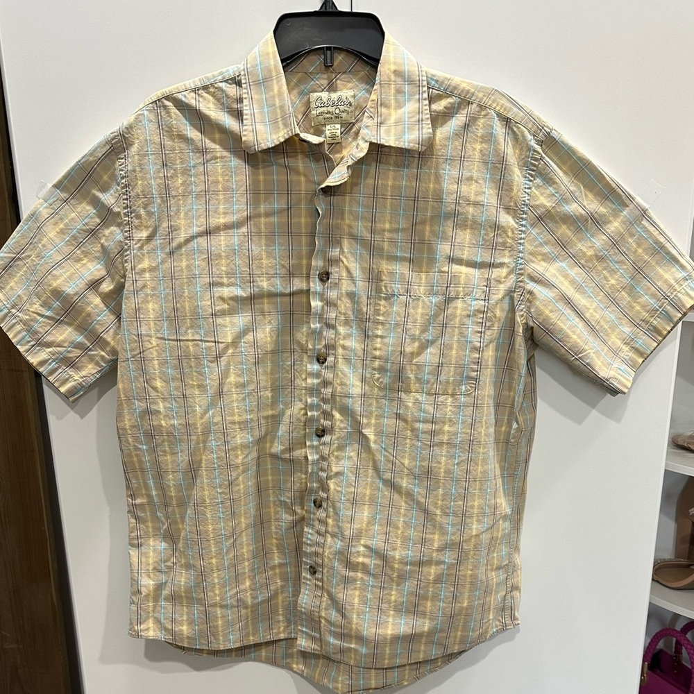 CABELAS PLAID SHORT SLEEVE POCKET SHIRT TAN BLUE MULTI MENS SIZE LARGE EXCELLENT